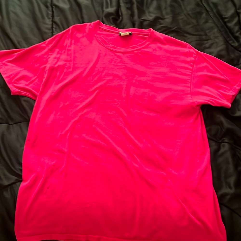 PrettyLittleThing Hot Pink Basic Tee - Size Large (Fits Like Medium)